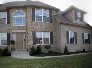 790 Iroquois Dr, Easton, PA 18040