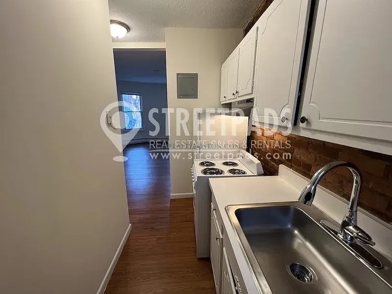 Studio, 1.0 bath, $1,900 — Photo 4