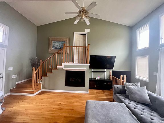 4th image of 54106 Lyndale Ave