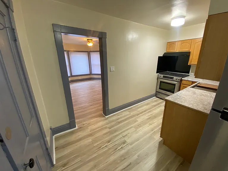 1064 Main St #3 — Photo 4