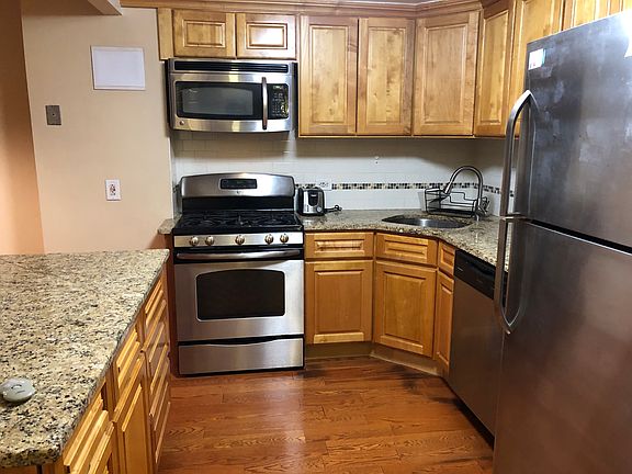 2nd image of 777 N Macquesten Pkwy #3