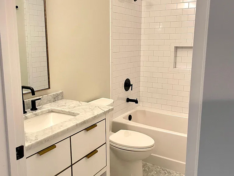 549 E Gwinnett St — Photo 13