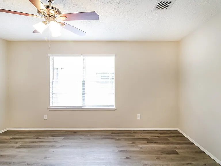 9938 Shell Rock Rd — Photo 8