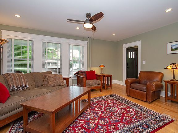 2nd image of 129 Parkside Dr