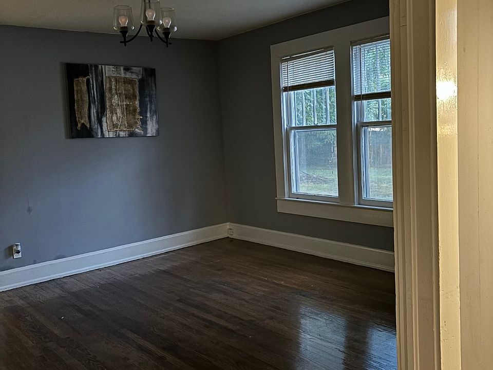 2nd image of 1245 Maple St