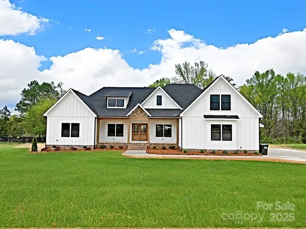 5016 Carolina North Dr #28, Gastonia, NC 28056
