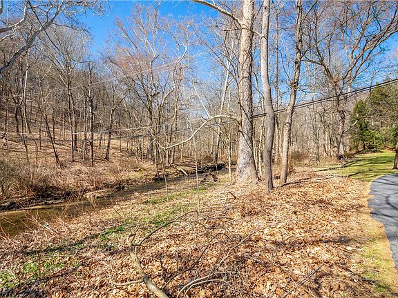 2nd image of 526 Woodland Road Ext