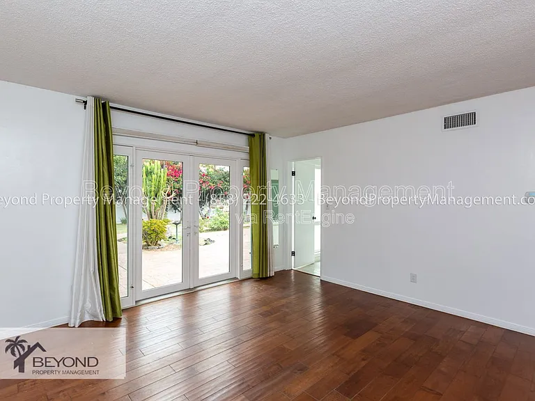6536 Avenida Manana — Photo 9
