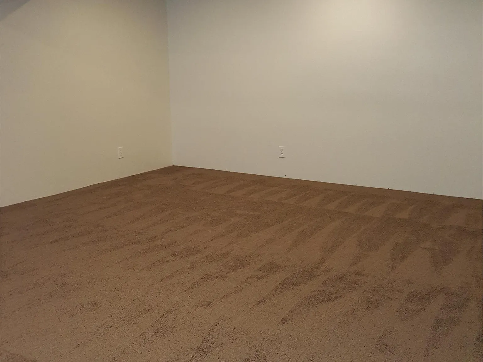 3607 E 42nd Street - 1 — Photo 2