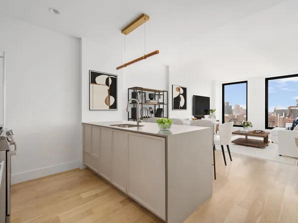 111 Montgomery Street image 1 of 10