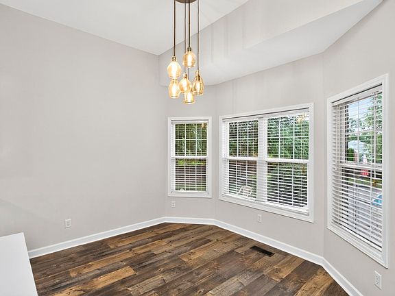 4th image of 756 Starpoint Dr