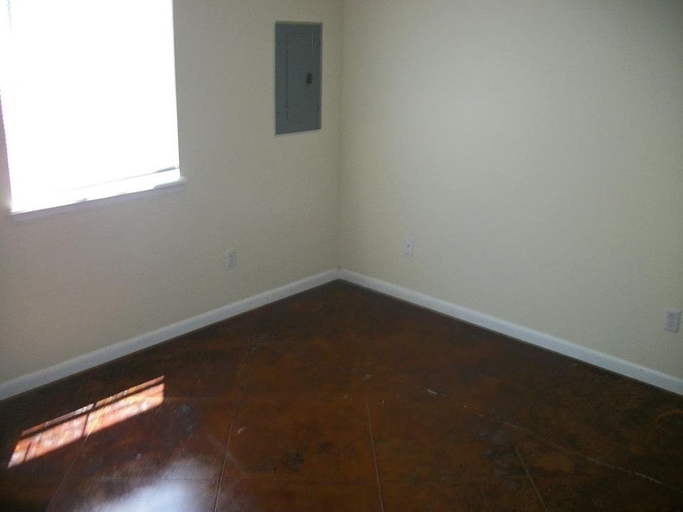 2nd image of 22 Getaway Ln APT 3