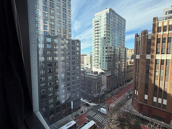4th image of 11 Hoyt St #11M