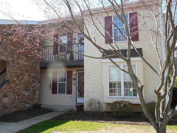 2nd image of 152 Oak Knoll Cir