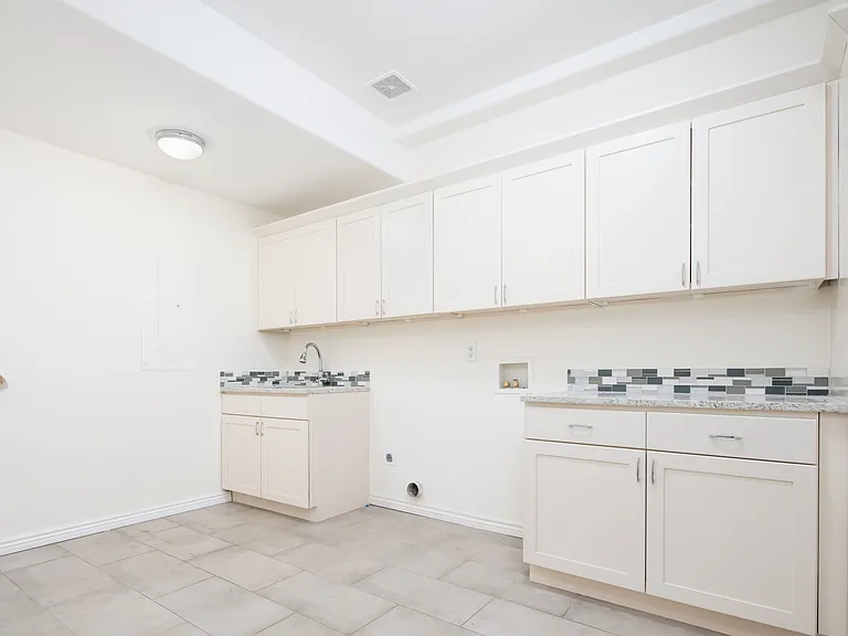 335 N Josephine St #A — Photo 62