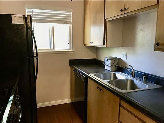 2nd image of 2849 Bidwell St APT 4