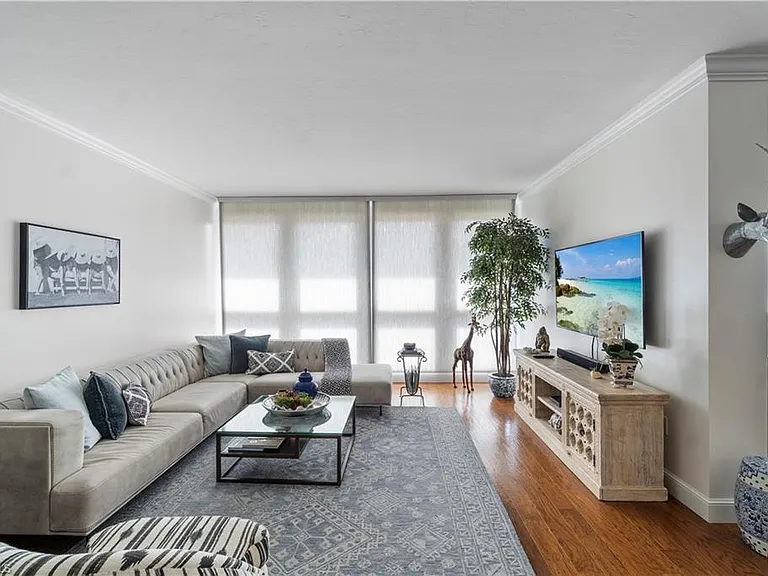4031 Gulf Shore Blvd N #25 — Photo 4