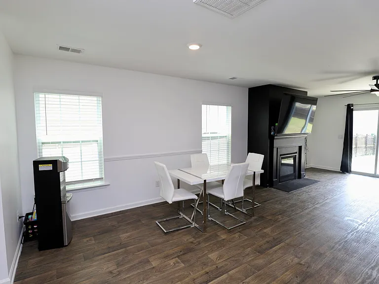 2037 Elmridge Rd — Photo 10