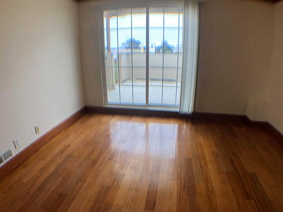 2nd image of 438 21st Ave #X