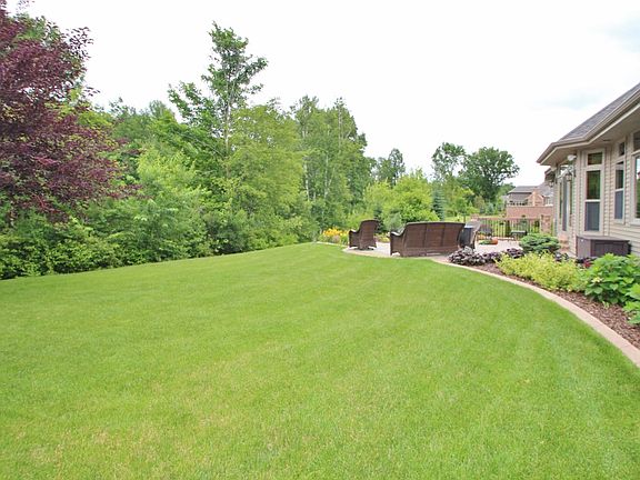 4th image of 2825 Creekwood Cir