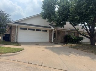 1010 Teresa Ct, Granbury, TX 76048