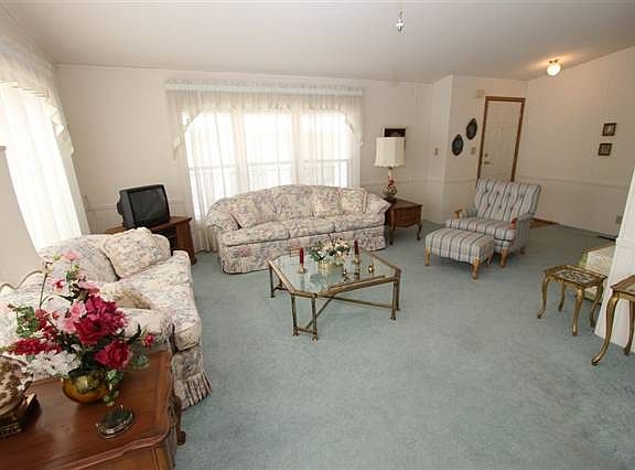 3rd image of 17011 E Meadowbrook Ln #4