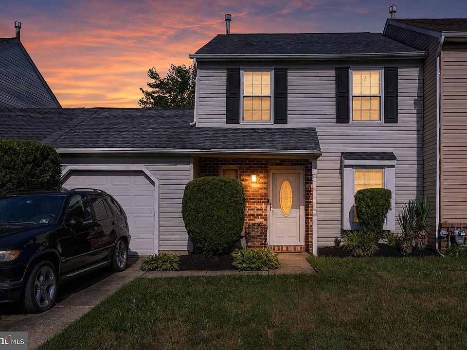 1st image of 13 Hopewell Ln