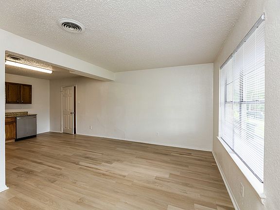 4th image of 2045 Avis Cir