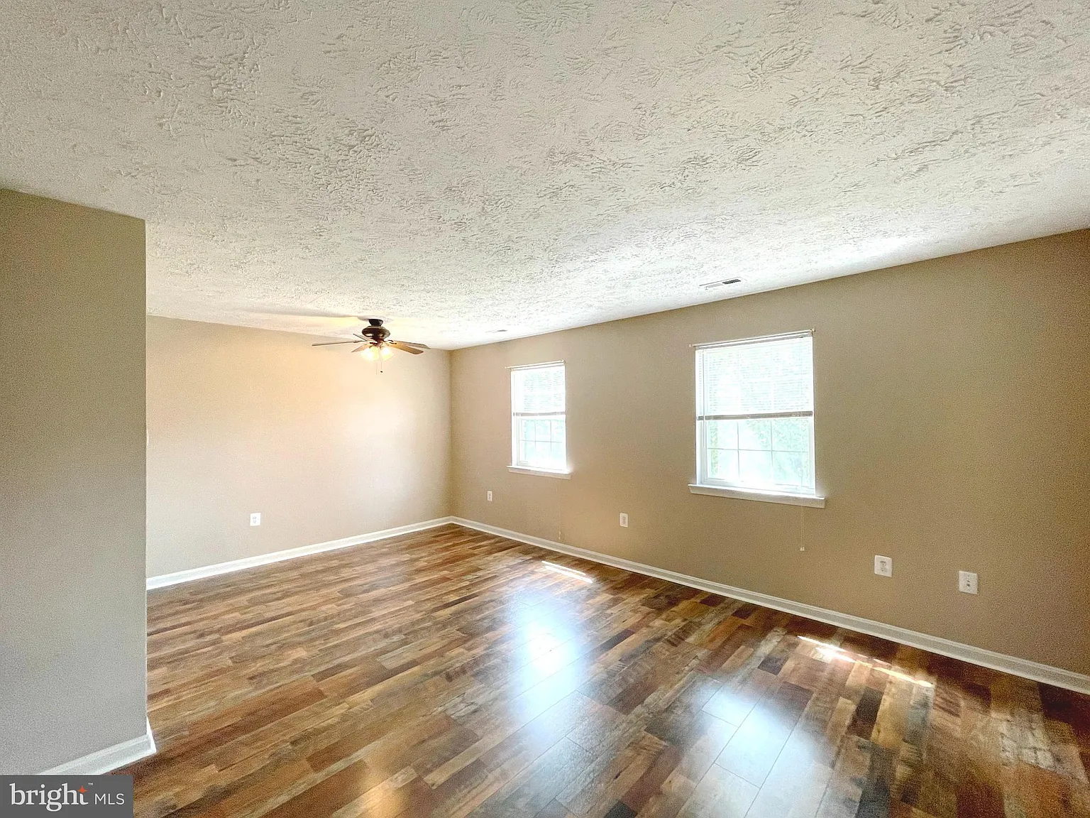 3 bed, 1.5 bath, 1596 sqft, $1,795 — Photo 2