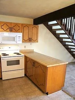 826 White Oak Dr #3 — Photo 5