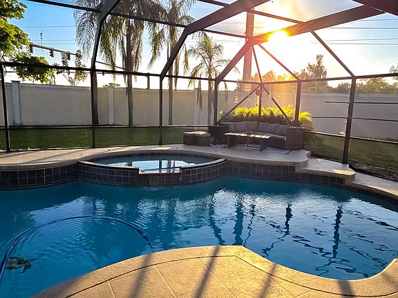 4th image of 11090 NW 18 Court