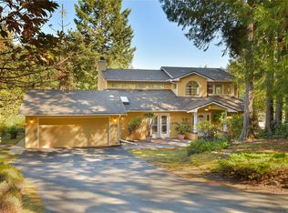 1470 Honeysuckle Pl, North Saanich, BC V8L 5J8