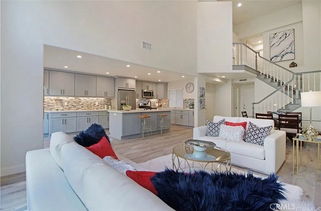 2 bed, 2.5 bath, 1473 sqft, $4,999 — Photo 4