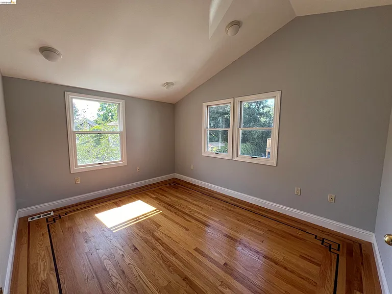 2438 Martin Luther King Jr Way — Photo 7