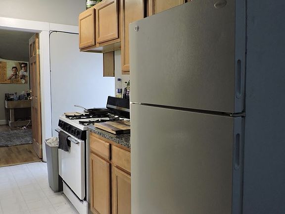 5th image of 24 Conklin St #243