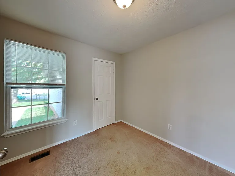 720 N Elder Ave — Photo 14