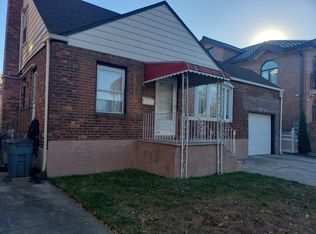 230-00 57th Ave, Oakland Gardens, NY 11364