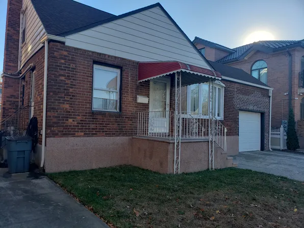 230-00 57th Ave, Oakland Gardens, NY 11364