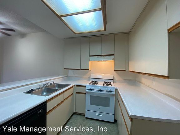 3rd image of 10822 Otsego St #18523b378