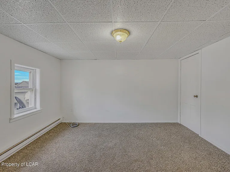 323 Vaughn St — Photo 20