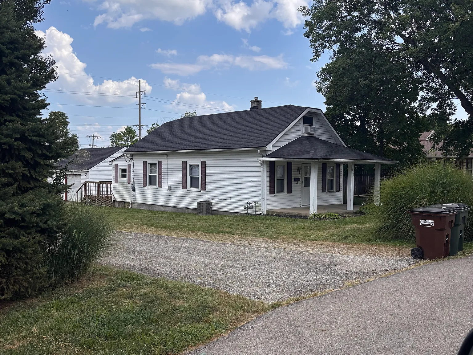 3 bed, 1128 sqft, $1,300 — Photo 2