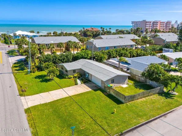 121 Poinsetta St, Indialantic, FL 32903