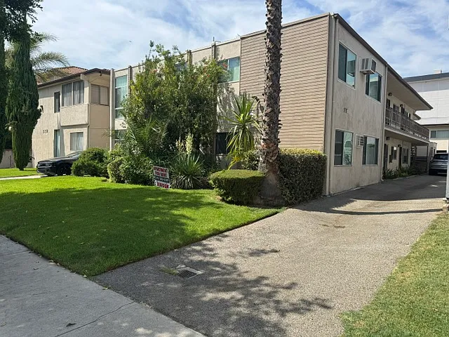 1 bed, 610 sqft, $1,875 — Photo 2