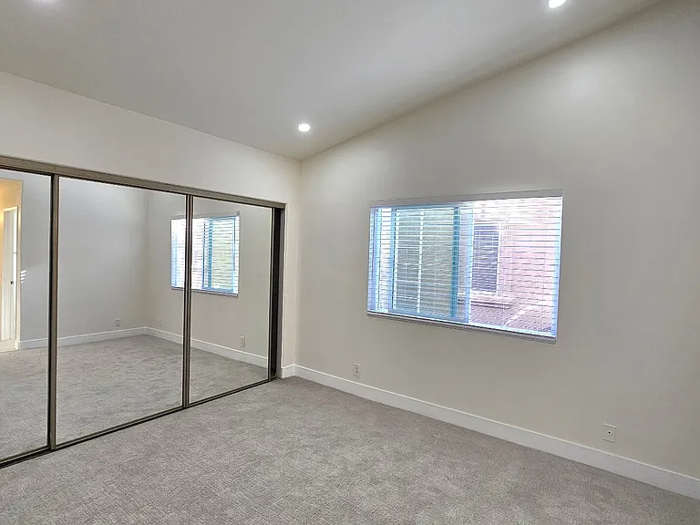 14689 Moon Crest Ln #C — Photo 17