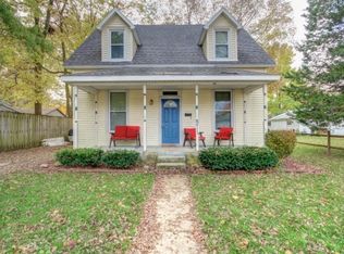 211 E Lafayette St, Monticello, IL 61856