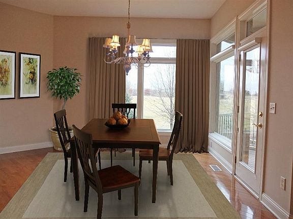 5th image of 10247 Belleterrace Pl