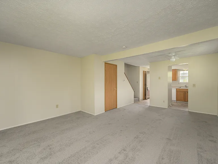 136D Valeside Ave NE — Photo 7