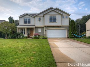 1614 Red Stem Dr, Holland, MI