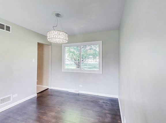 3rd image of 1190 Lexington Dr