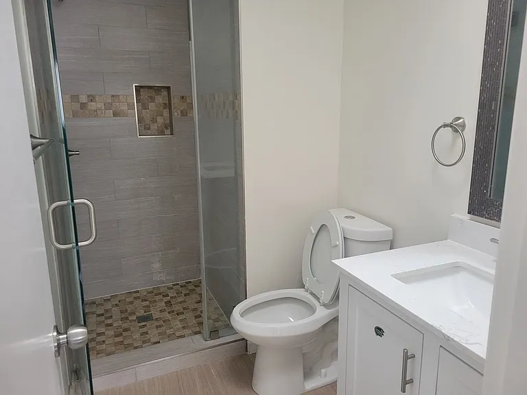 5232 Fairview Blvd — Photo 6